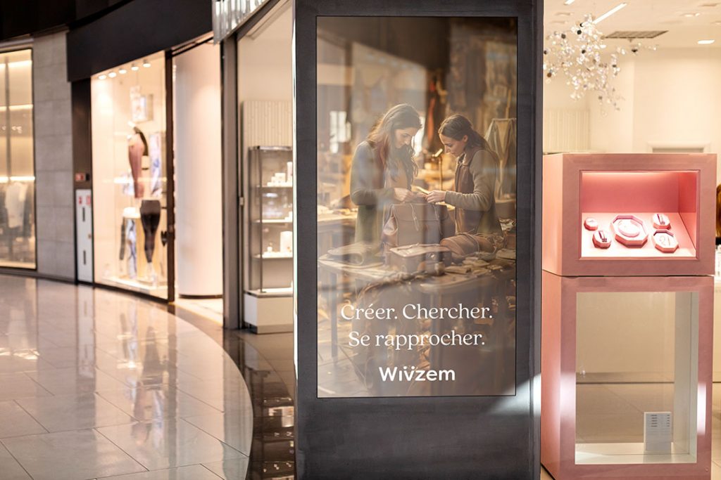 Campagne d'affichage d'une marketplacedans un centre commercial