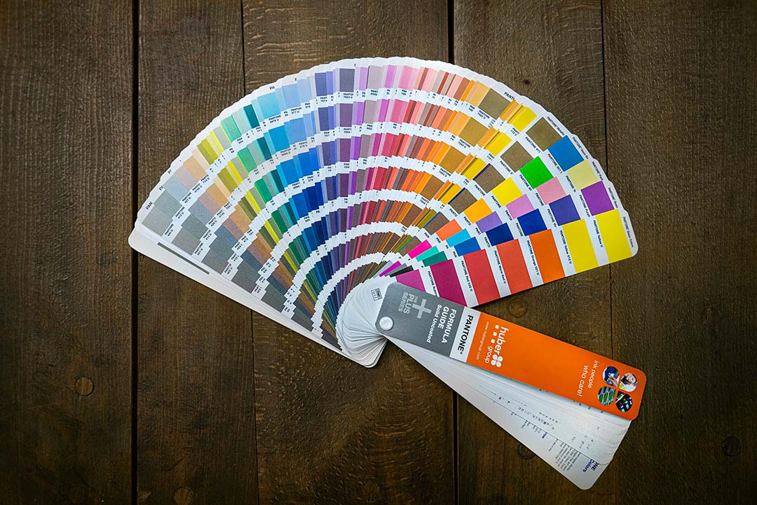 Un nuancier de couleur pour le choix de la couleur du logo d'un notaire