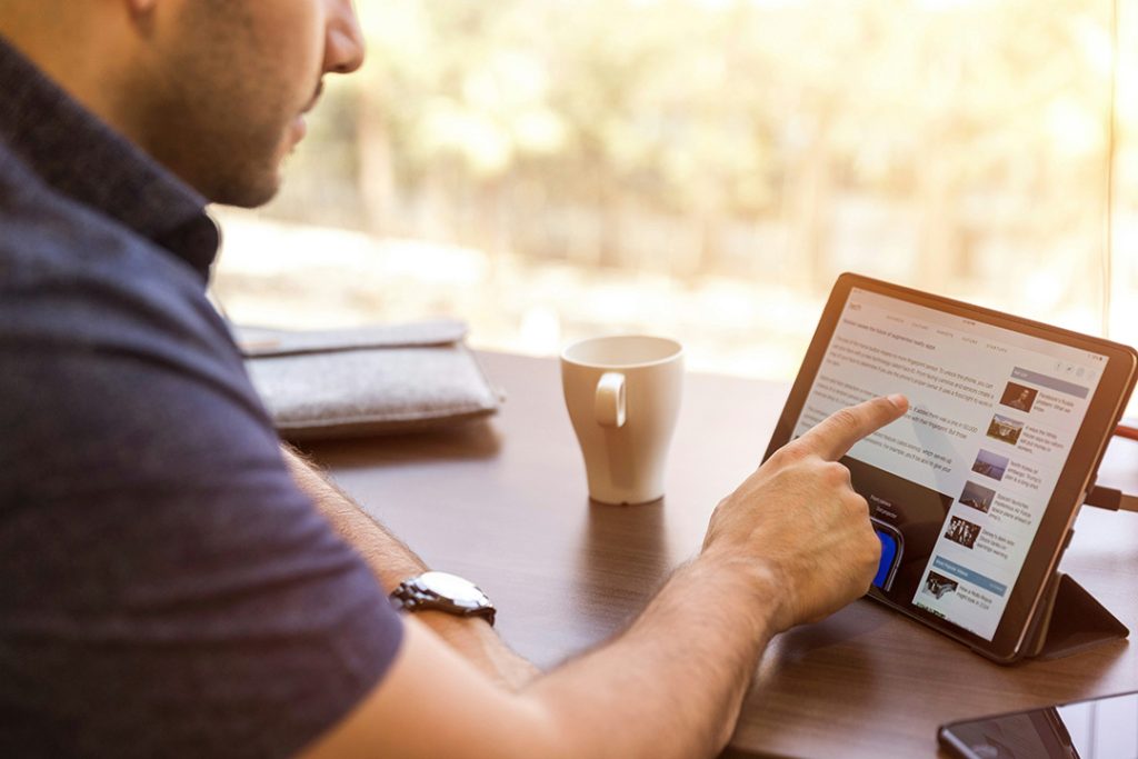 Un décideur influencer par du contenu LinkedIn